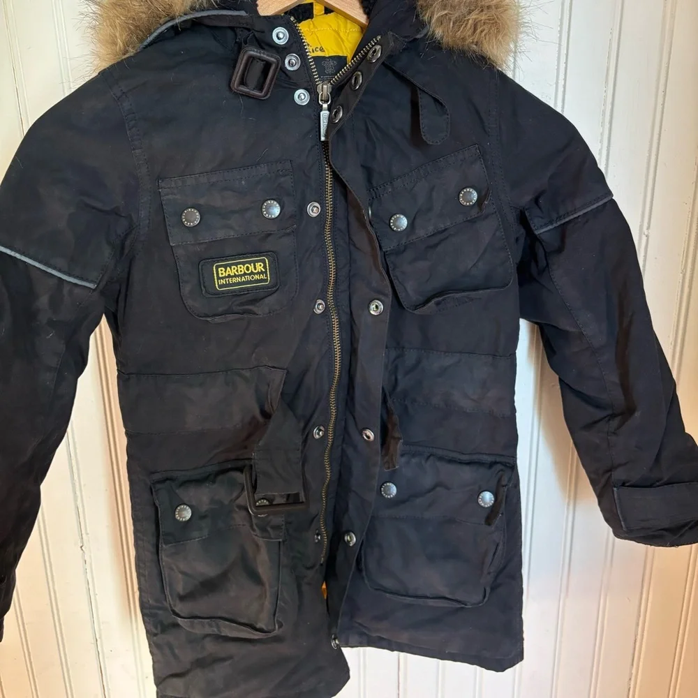 Barbour Kids Black Cargo Coat, 6-7 years - Picture 4 of 6
